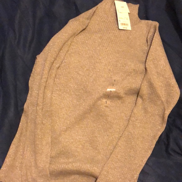 Uniqlo sweater - Picture 2 of 4